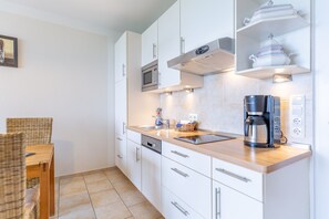 Kühlschrank, Mikrowelle, Geschirrspüler