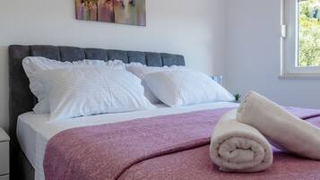 1 bedroom, free WiFi, bed sheets