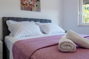 1 bedroom, free WiFi, bed sheets