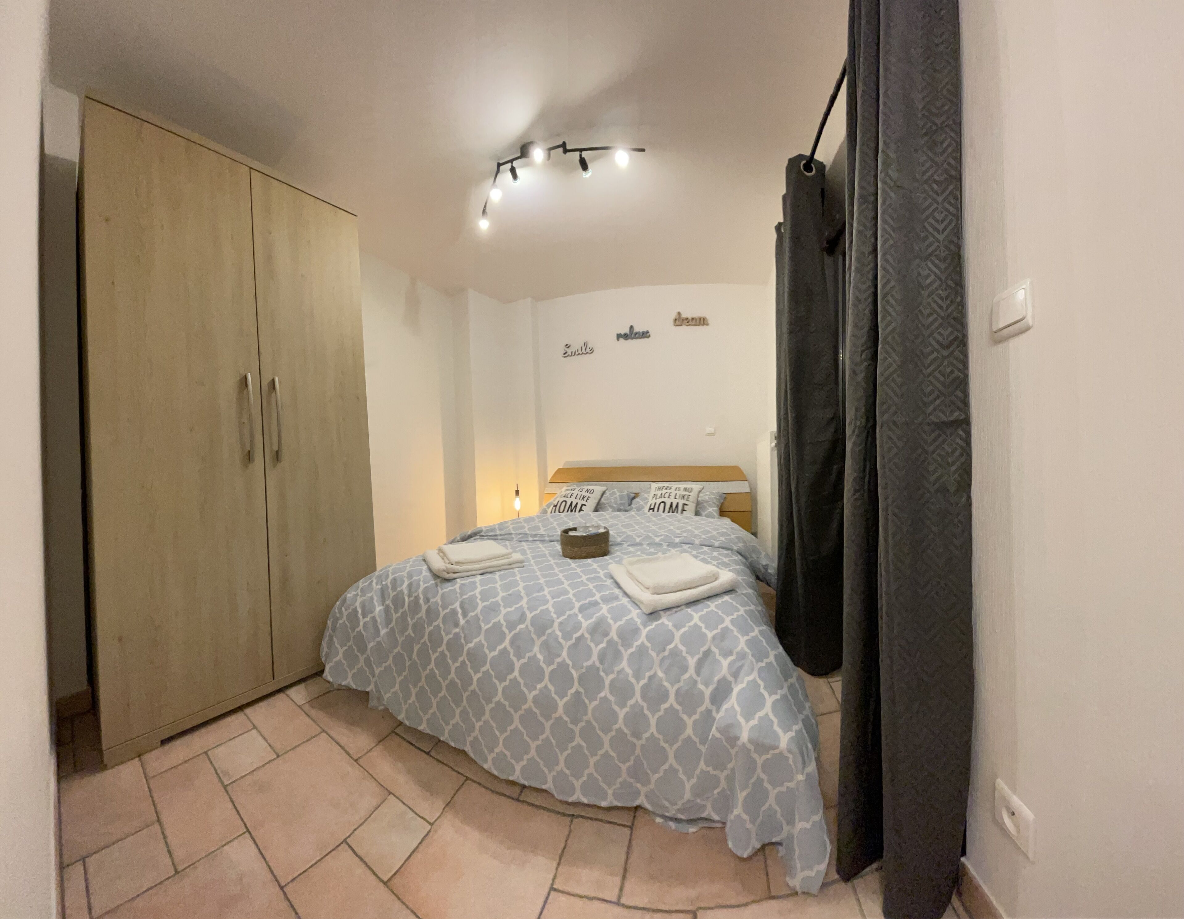 1 chambre, Wi-Fi gratuit, draps fournis