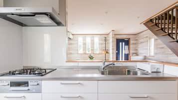 Basic Villa | Private kitchen | Full-size fridge, microwave, stovetop, electric kettle