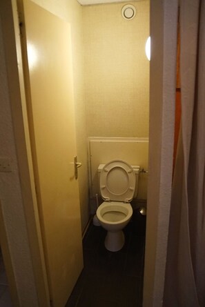 Bathtub, towels, toilet paper - Apartment 6 people ground floor (Huez)