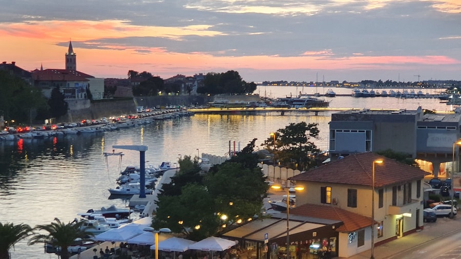 Jazine Lux Apartments