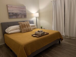 2 habitaciones, escritorio, tabla de planchar con plancha y wifi gratis