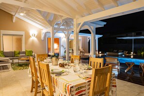 Outdoor dining