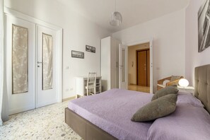 3 bedrooms, iron/ironing board, WiFi