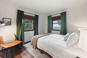 3 bedrooms, desk, iron/ironing board, free WiFi