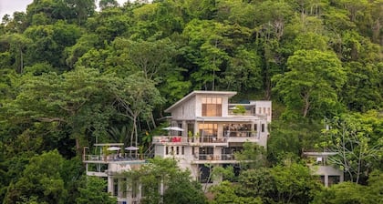 4 Ocean View Suites-Privacy-Manuel Antonio-Wildlife