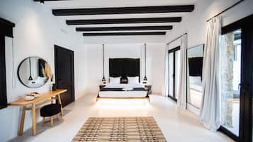 Junior Suite with Private Pool | Sábanas de algodón egipcio y ropa de cama de alta calidad