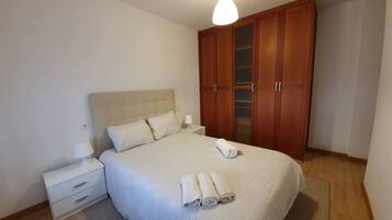 3 habitaciones, tabla de planchar con plancha y wifi gratis