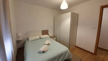 3 chambres, fer et planche Ă repasser, Wi-Fi gratuit, draps fournis