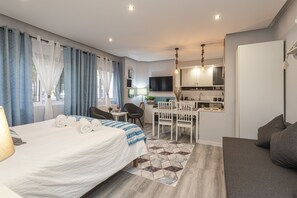 Bügeleisen/Bügelbrett, kostenloses WLAN, Bettwäsche