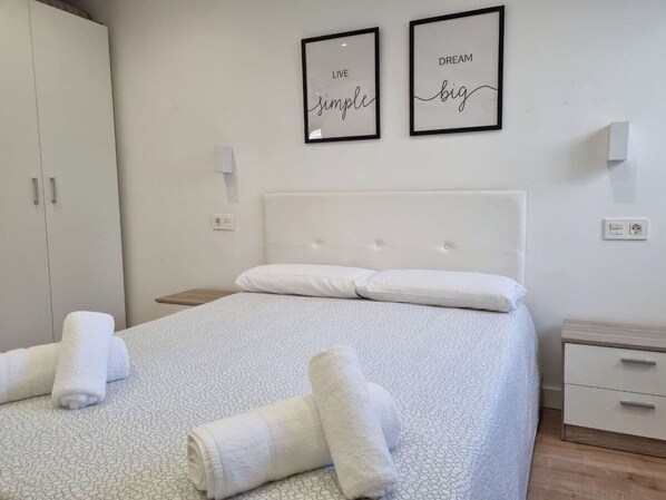 1 Schlafzimmer, Bügeleisen/Bügelbrett, kostenloses WLAN, Bettwäsche