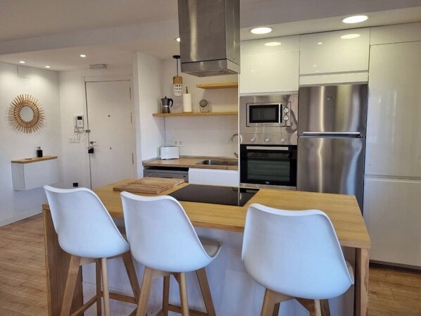 Fridge, microwave, oven, dishwasher