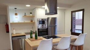 Coffee/tea maker, fridge, microwave, oven - 102A Apartamento moderno 2 habitaciones (Gijón)