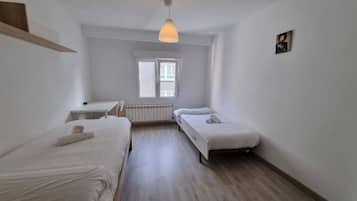 2 habitaciones, tabla de planchar con plancha y wifi gratis