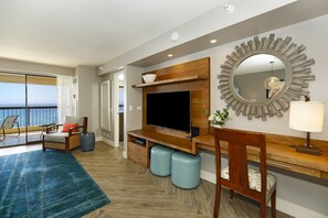 Smart TV - Amazing OCEAN VIEWS, Full Kitchen, Washer/Dryer, Pool, Newly Renovated 2018 (Honolulu)