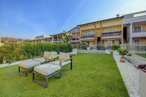 Property grounds - My Peschiera Holiday Apartment Q1 (Castelnuovo del Garda)