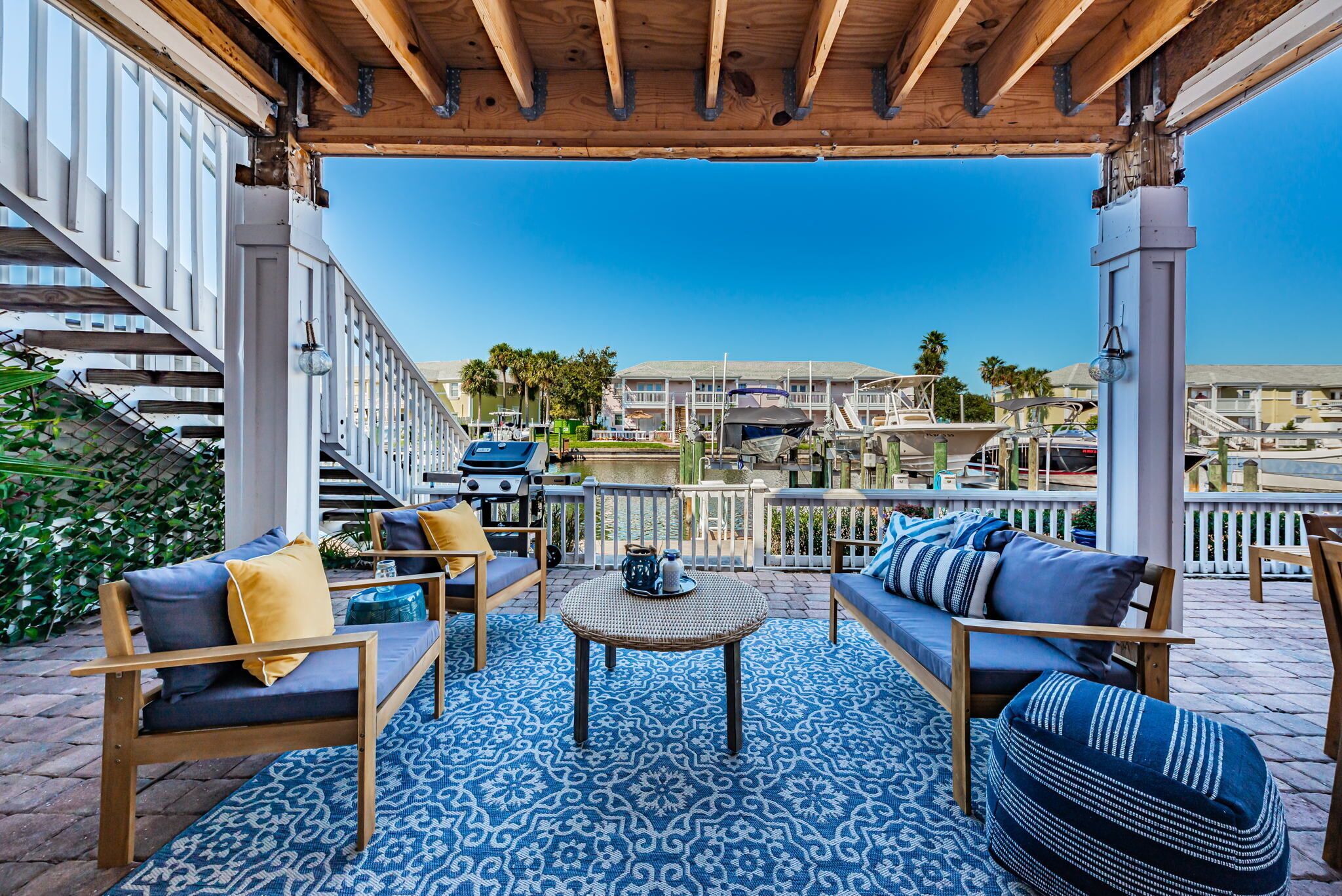Beautiful Waterfront Resort Style Living - 1 bed