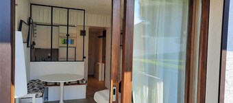 GROUND FLOOR STUDIO- garden-500m from town center-window-view mountain range