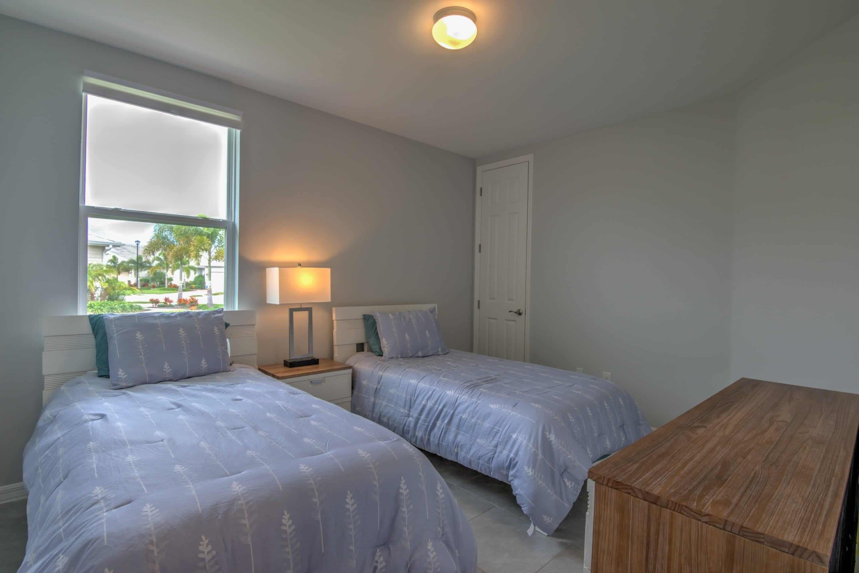 2 bedrooms, desk, iron/ironing board, WiFi