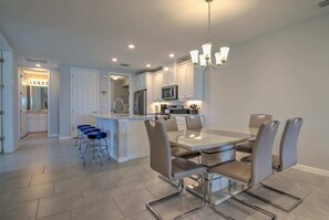 Dining - Wonderful Pet Friendly Villa in Amenities Filled Naples Reserve (Naples)