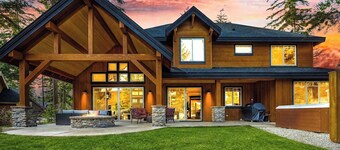 Pet-Friendly Mountain Cabin | Hot Tub/GameRm + 2-Mins to Lodge & 1PM In/Out