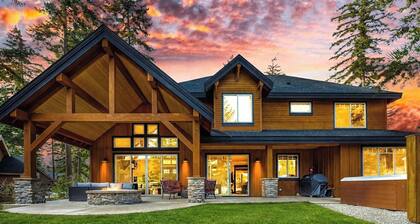 Pet-Friendly Mountain Cabin | Hot Tub/GameRm + 2-Mins to Lodge & 1PM In/Out