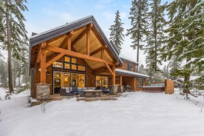 Exterior - Gather, Relax & Explore! PetsOK- Crafted 4 Winter Experiences (Cle Elum)