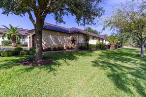 Exterior - Golf Course House and Concierge Services (Horseshoe Bay)