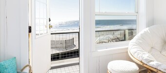 The Cottage @ Dolphin's Watch Down