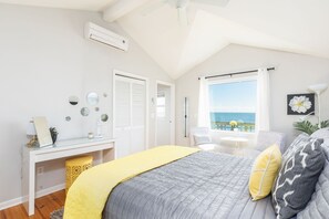 1 bedroom, iron/ironing board, internet, bed sheets - "The Retreat" at Dolphin's Watch - Up (Folly Beach)