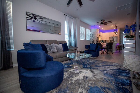 House, 2 Bedrooms | Living room