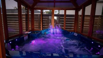 House, 2 Bedrooms | Spa
