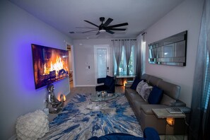 House, 2 Bedrooms | Living room