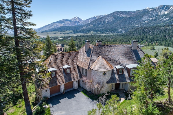 House, 4 Bedrooms | Exterior