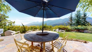House, 4 Bedrooms | Balcony