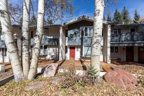 Condo, 2 Bedrooms | Exterior