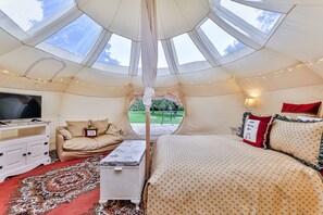 8 bedrooms, iron/ironing board, free WiFi, bed sheets - Walcot Hall (Walcot)