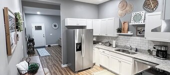 Your home away from Home. 4 blocks from downtown, 2 miles from MTSU