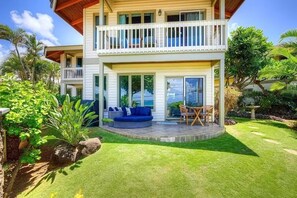 Terrace/patio - Honu Kai Villas 2 by Destination Kauai - A/C, Ocean Views, Stunning Sunsets (Koloa)