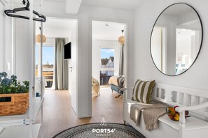 3 bedrooms, desk, iron/ironing board, travel crib - StrandLoft - Infrared sauna, fireplace, balcony, beach chair, Baltic Sea view (Olpenitz)