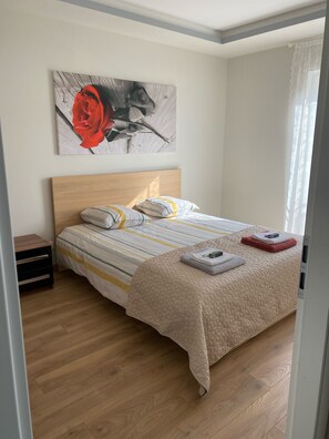 3 chambres, bureau, fer et planche à repasser, Wi-Fi gratuit