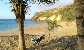 Una spiaggia nelle vicinanze, teli da spiaggia