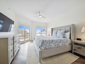 4 bedrooms, iron/ironing board, internet, bed sheets