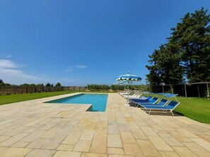 Outdoor pool - Lovely flat with private covered terrace,large  pool and shared garden,Wi-Fi. (Toscana)