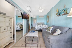 4 bedrooms, desk, iron/ironing board, free WiFi