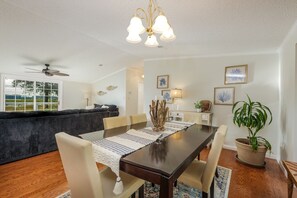 Dining - Great Location on the Okatie River just minutes from Hilton Head and Beaufort (Okatie)