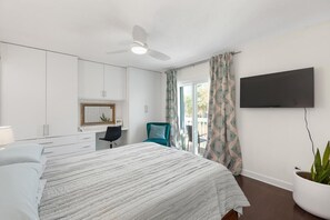 3 habitaciones, tabla de planchar con plancha, wifi y ropa de cama 