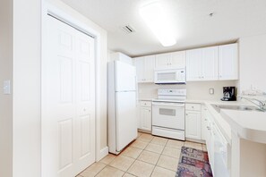 Microwave, oven, stovetop, dishwasher